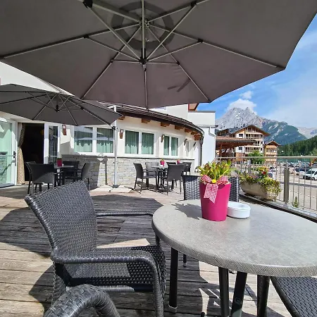 Astoria Hotel 4*