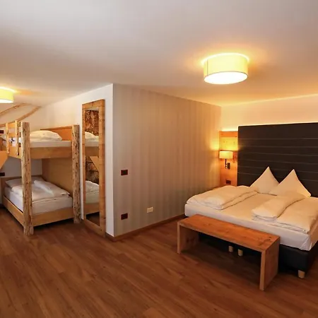 فندق Astoria كنازاي