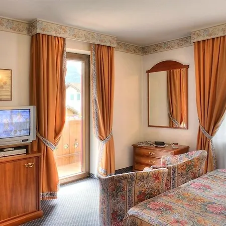 فندق Astoria 4*