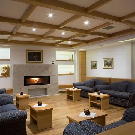 فندق Astoria كنازاي